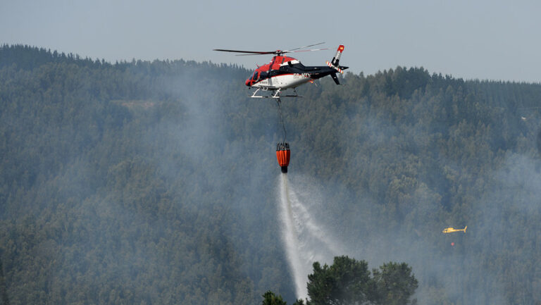 Onemi declaró Alerta Roja para comuna de Laja por incendio forestal