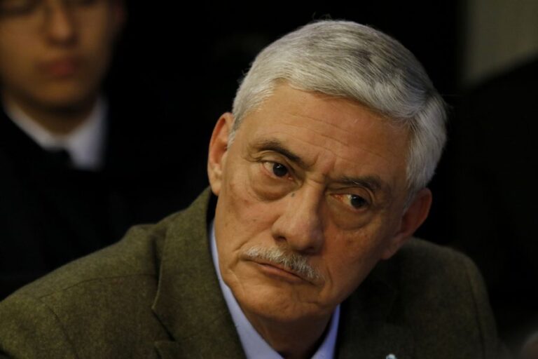 Ex rector del Instituto Nacional por medidas de cambios: 