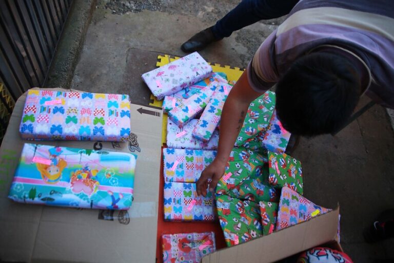 Bomberos de Santiago lanzó campaña para llevar regalos de Navidad a niños afectados por incendio en Viña