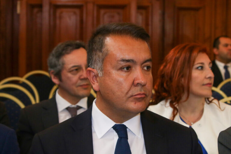 Rodrigo Ríos presentó oficialmente su renuncia a candidatura para fiscal nacional