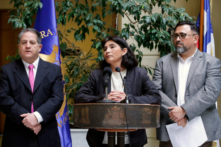 Diputados Roberto Arroyo, Yovana Ahumada y Víctor Pino renuncian al Partido de la Gente