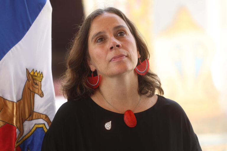 Canciller y crisis en Perú: 