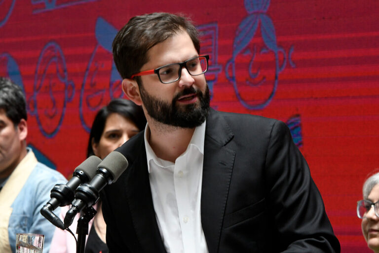 Presidente del Colmed Bio Bío comparó al presidente Boric con Pinochet tras reajuste al sector público