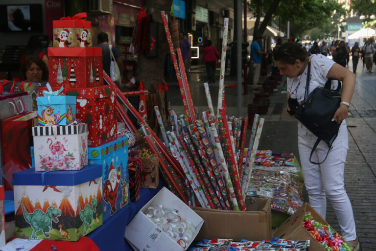 Por alerta de riesgo sanitario: Municipios de la RM suspenden actividades navideñas y deportivas