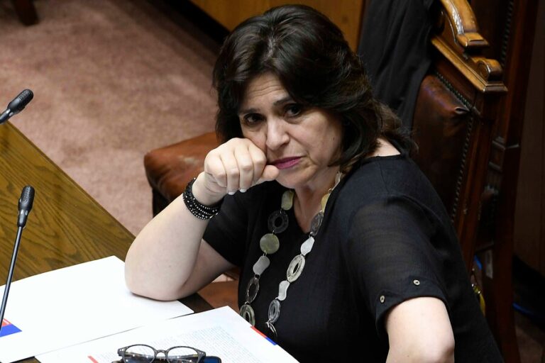 Ante críticas del PDG y Republicanos: Ministra Uriarte dijo que ambas fuerzas abandonaron acuerdo constitucional