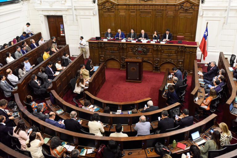 Tras 13 horas de negociaciones: Partidos políticos no lograron llegar a un acuerdo para el proceso constituyente