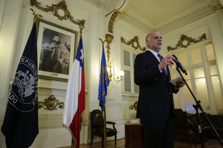 Acuerdo por proceso constitucional: No hay humo blanco y conversaciones se retoman el lunes