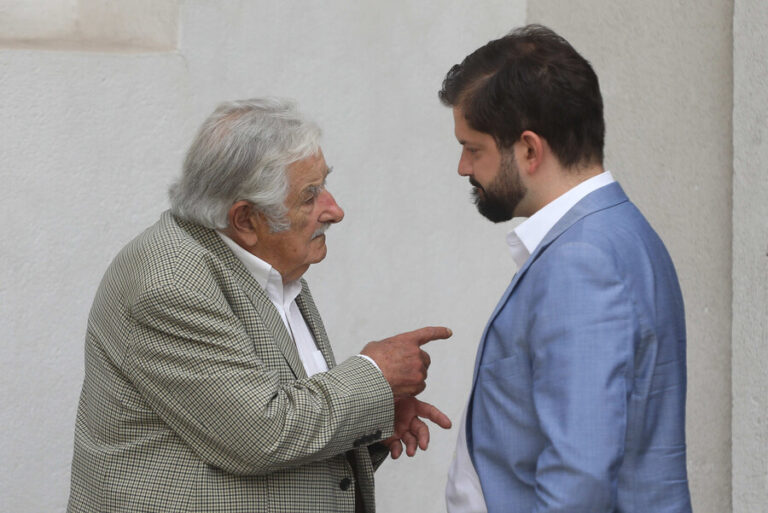 José Mujica y proceso constituyente tras reunión con presidente Boric: “Un tropezón no es caída”
