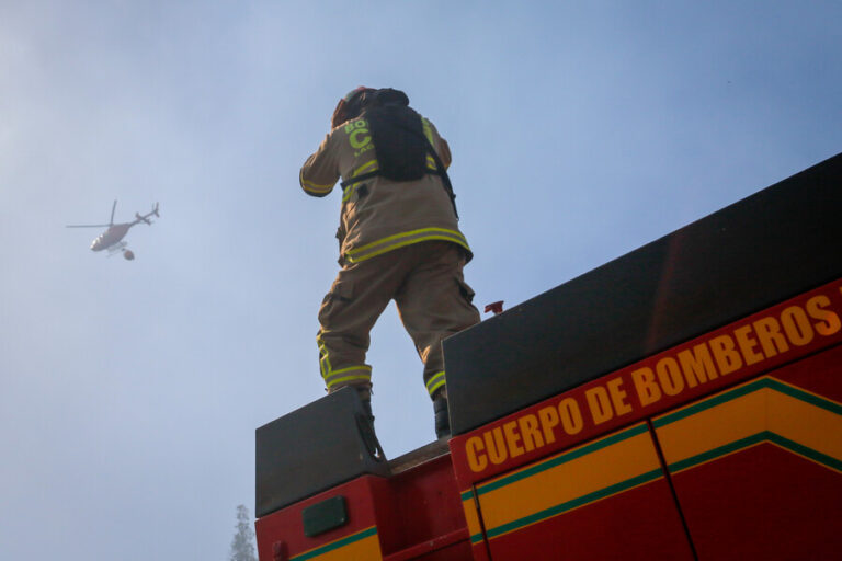9 comunas de la zona central están en alerta roja debido a incendios forestales