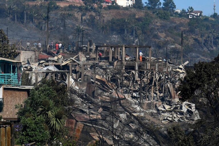 Incendio en Viña del Mar: Tohá confirma segunda persona fallecida y estima hasta 500 viviendas dañadas