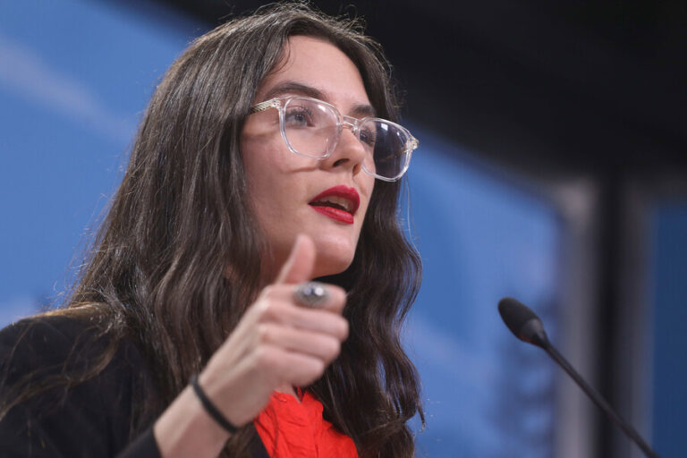 Ministra Vallejo tras acción de isapres Banmédica y Vida Tres: 