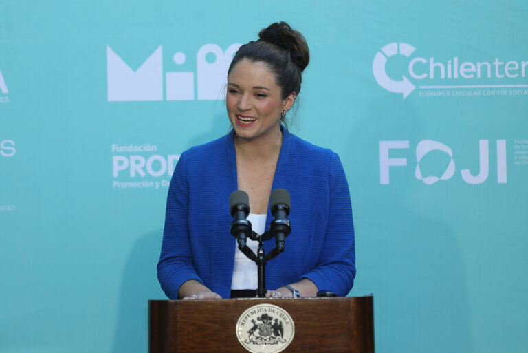 Irina Karamanos deja La Moneda tras oficializar el cierre de la Coordinación Sociocultural de la Presidencia