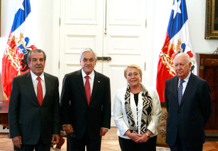 Senadora Rincón propone incluir a los cuatro ex presidentes a la Comisión Experta