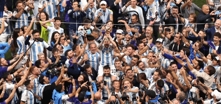 Desde el amargo debut hasta el penal de Montiel: El camino al título que recorrió la selección Argentina en Qatar