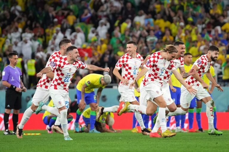 Croacia eliminó a Brasil en infartante tanda de penales y se convirtió en el primer semifinalista del Mundial