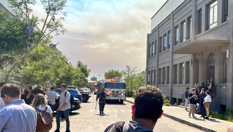 Amago de incendio se registró en las instalaciones de CNN Chile: No hay personas lesionadas