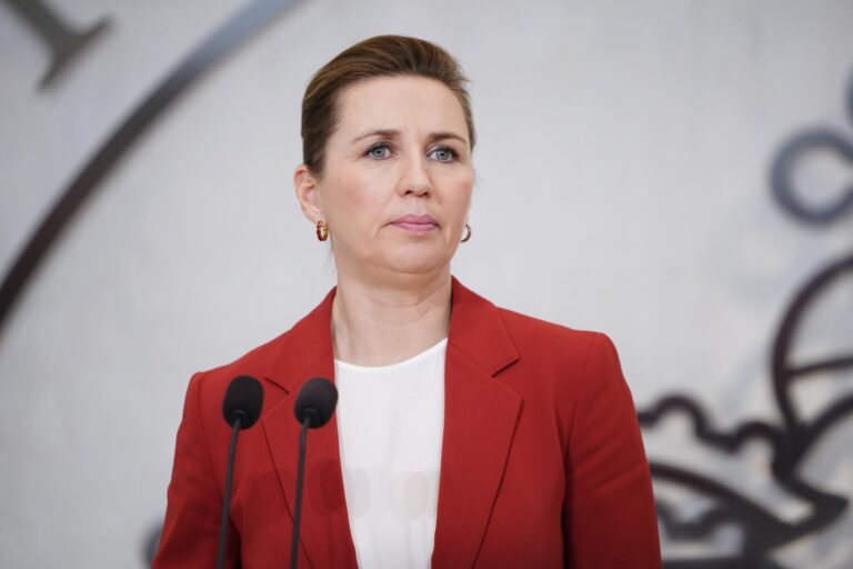 Gobierno danés eliminará un día festivo de 2024 para financiar el aumento del gasto en defensa militar