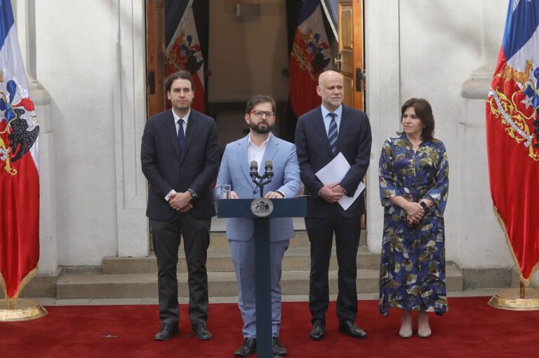Pdte. Boric valora la firma del Acuerdo por Chile: “Hemos dado un paso necesario y espero que decisivo”