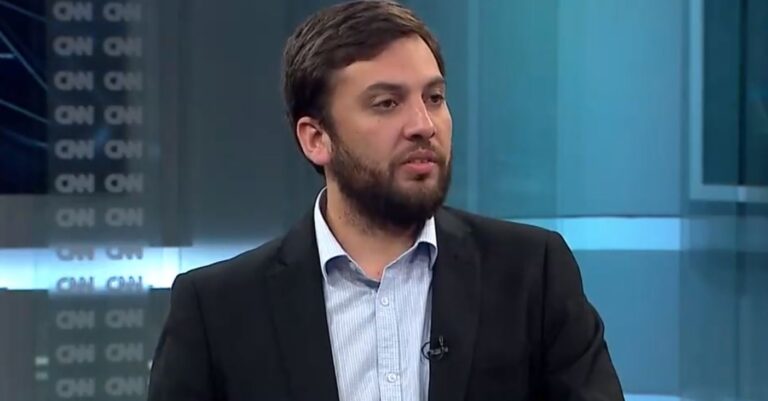 Soto: “Estoy orgulloso de apoyar al pdte. Boric, pero las cosas se están haciendo mal y tiene que haber un cambio de rumbo”