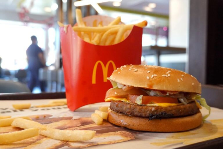 Franquicia de McDonald's es sancionada por violar las leyes de trabajo infantil
