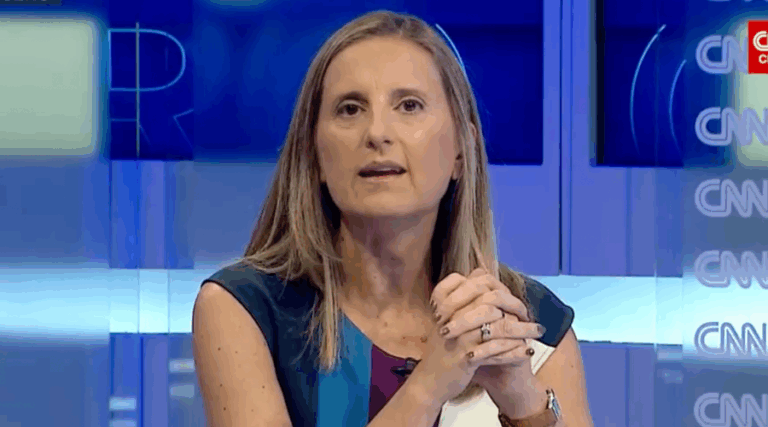Paula Escobar: 