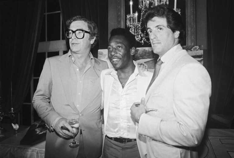 Actuó junto a Sylvester Stallone y compuso sus propias canciones: La relación de Pelé con el mundo artístico