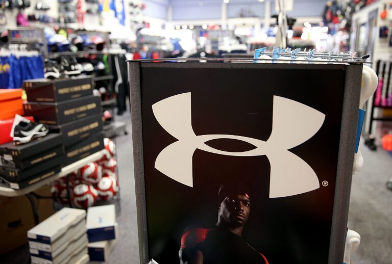 Under Armour acusó que la demanda de La Polar es 