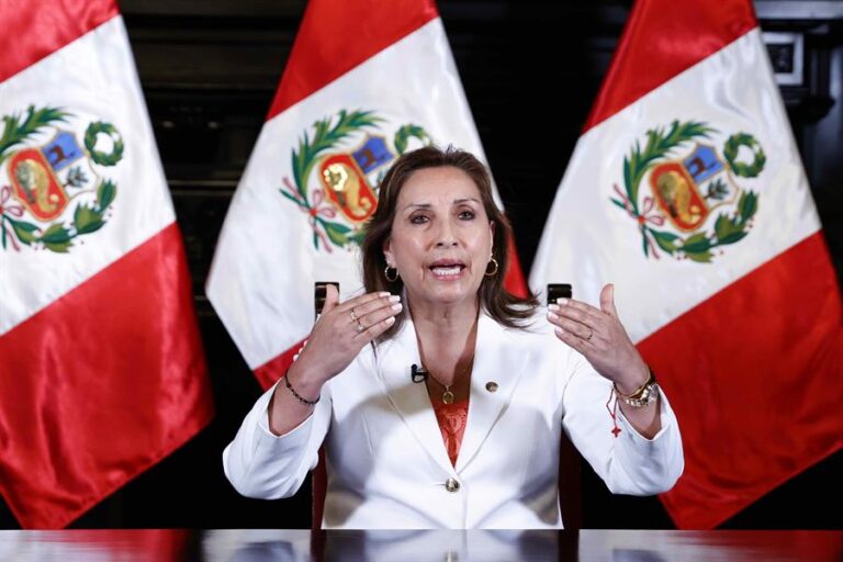 Perú: Dina Boluarte se reúne con líderes religiosos en medio de protestas que han dejado 50 fallecidos