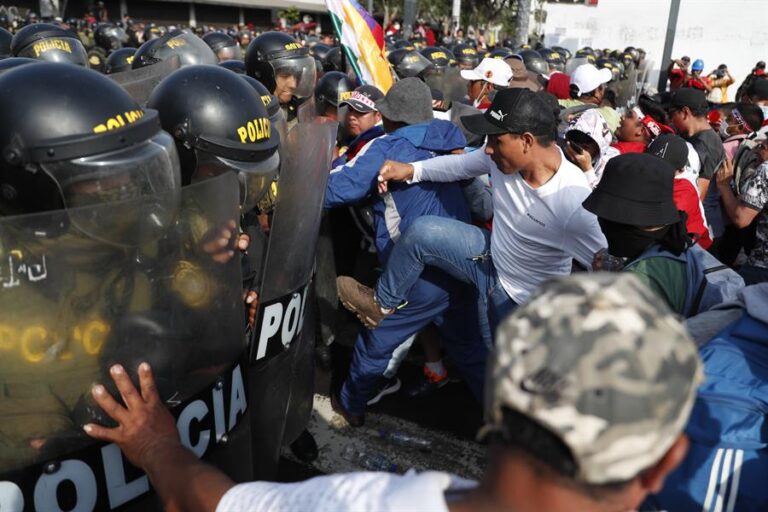 Jornada de incidentes en Perú: Boluarte acusó a manifestantes de querer 