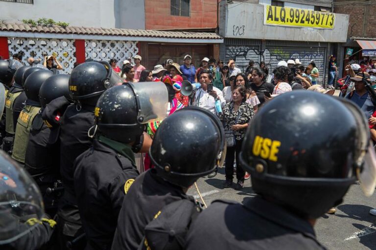 Universidad intervenida por policías en Lima denuncia 