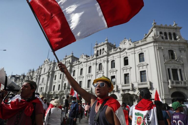 La OEA pide a las autoridades de Perú que se convoque a elecciones generales