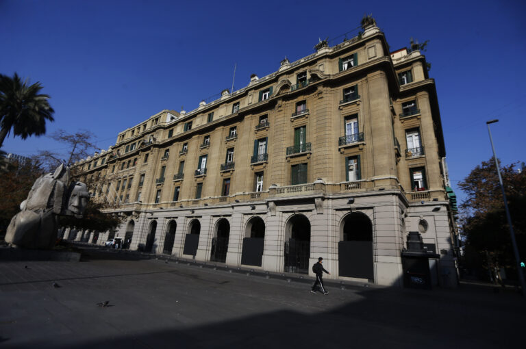 Bandas criminales en el Portal Fernández Concha: Comercio sexual, trata de personas, narcotráfico y venta de armas