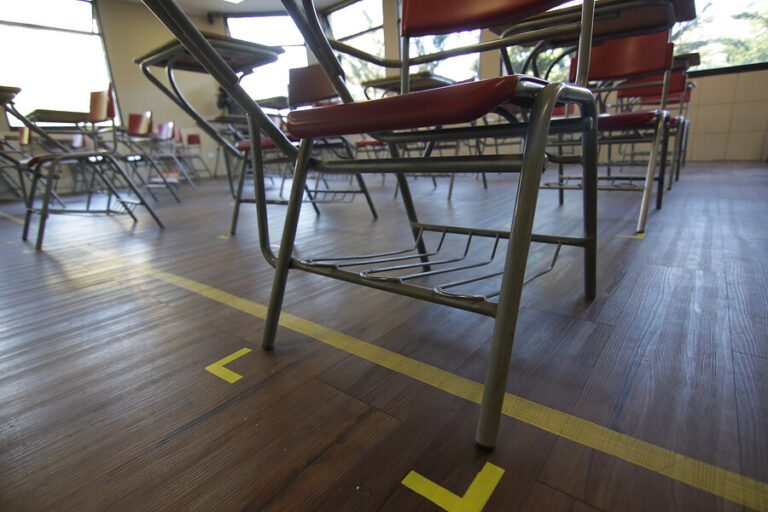 Municipalidad de Santiago y Mineduc firman convenio para recuperar y reparar colegios