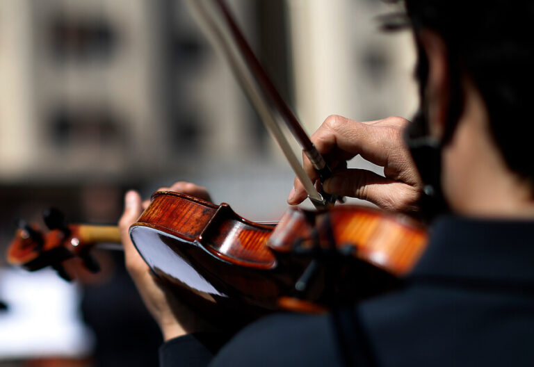 Celebración de sus 180 años: Universidad de Chile presenta concierto gratuito de la Orquesta Sinfónica Nacional