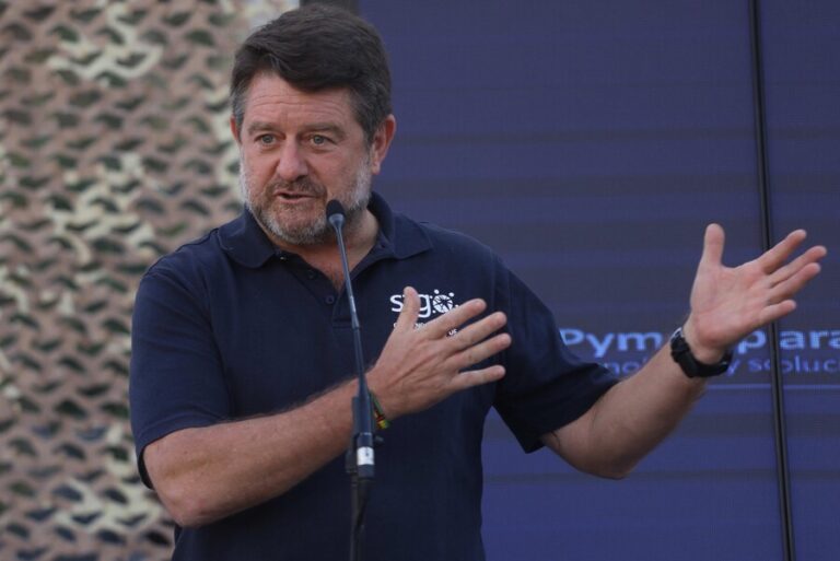 Claudio Orrego: 