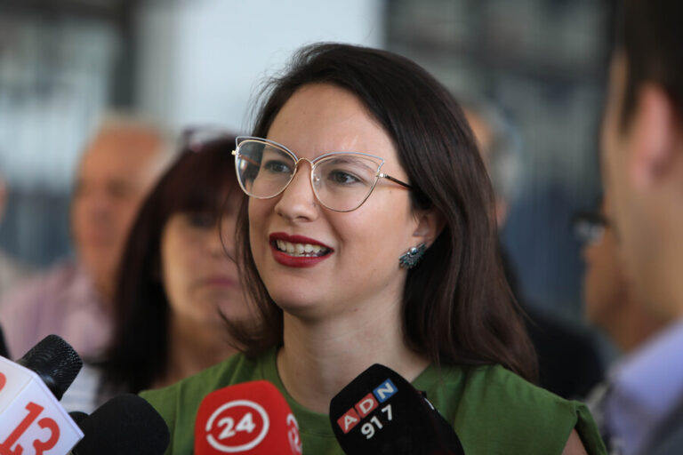 Contraloría ofició a Municipalidad de Santiago por compra de clínica por $8.200 millones