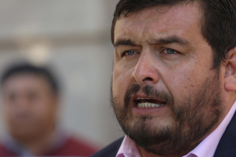 Alcalde de La Higuera por proyecto Dominga: “¿Cuándo vamos a hablar del hombre y a dejar de hablar de los pescaditos y los pajaritos?