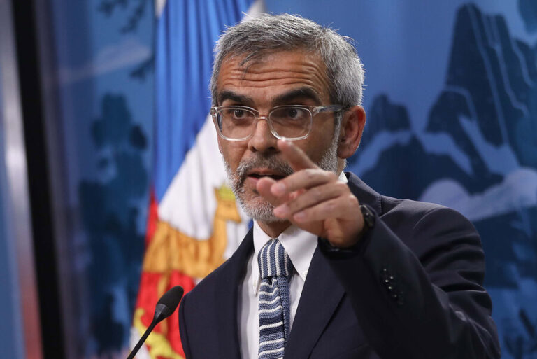 Luis Cordero, ministro de Justicia: 