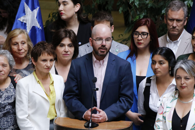 Oficialismo acusó un 