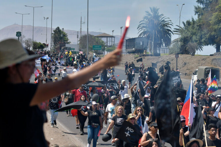 Manifestantes en Alto Hospicio e Iquique llegaron hasta delegación presidencial ante incremento de homicidios