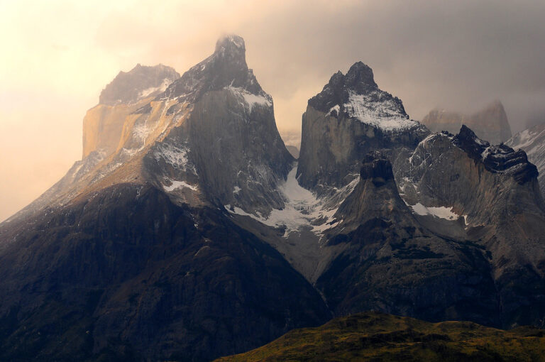 Conaf expulsó a turistas de las Torres del Paine por fumar y usar una cocinilla