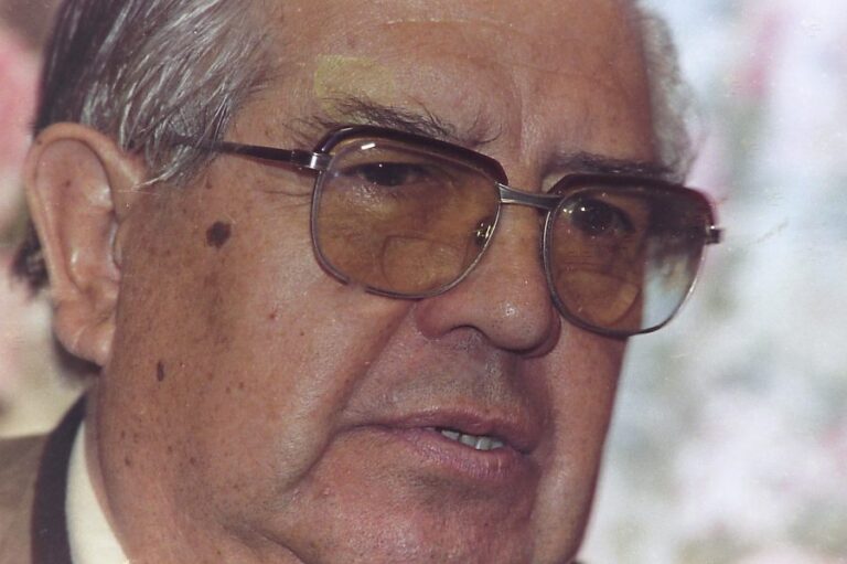 Procesan a ex agentes de la DINA por asesinato de ex conservador de Bienes Raíces que se negó a inscribir propiedades a Manuel Contreras