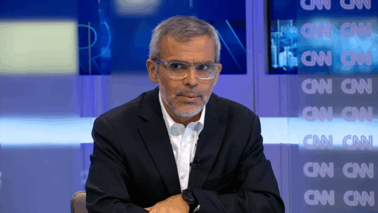 Ministro Cordero y AC contra ex ministra Ríos: 