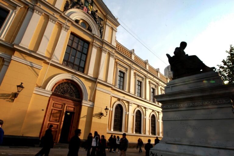 U. de Chile: Comité resuelve que tesis sobre pedofilia no respetan derechos de los niños y “no contribuyen a la formación”