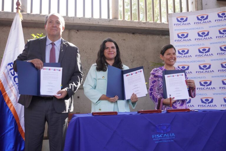 Ministerio de la Mujer firmó convenio que incorpora a Fiscalía al Circuito Intersectorial de Femicidios