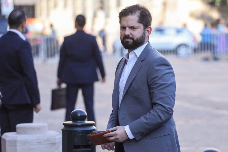 Ex ministro del TC por indultos: “El problema es la eventual diferencia entre el texto y la intención del Ejecutivo”