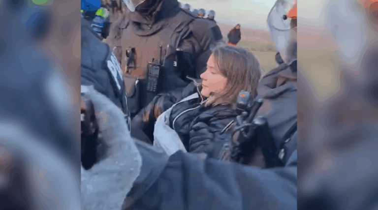 Detienen a Greta Thunberg durante protesta en una mina de carbón de Alemania