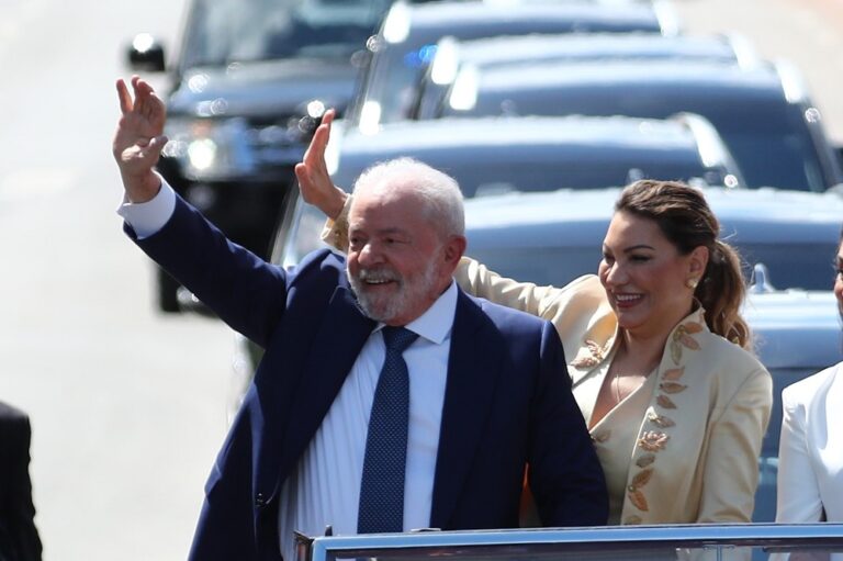 Lula da Silva asume por tercera vez la presidencia de Brasil