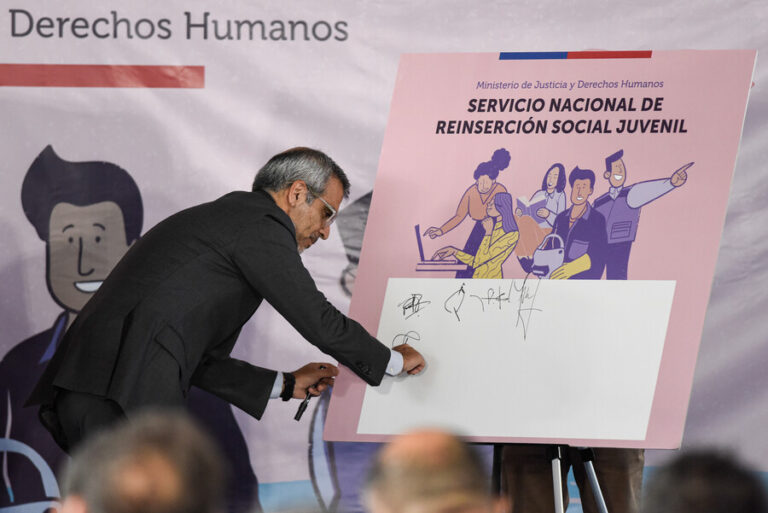 Anuncian puesta en marcha del Servicio Nacional de Reinserción Social Juvenil, uno de los organismos que reemplazará al Sename