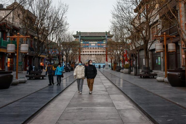 Imágenes satelitales muestran la aglomeración en crematorios y funerarias de China ante aumento de COVID